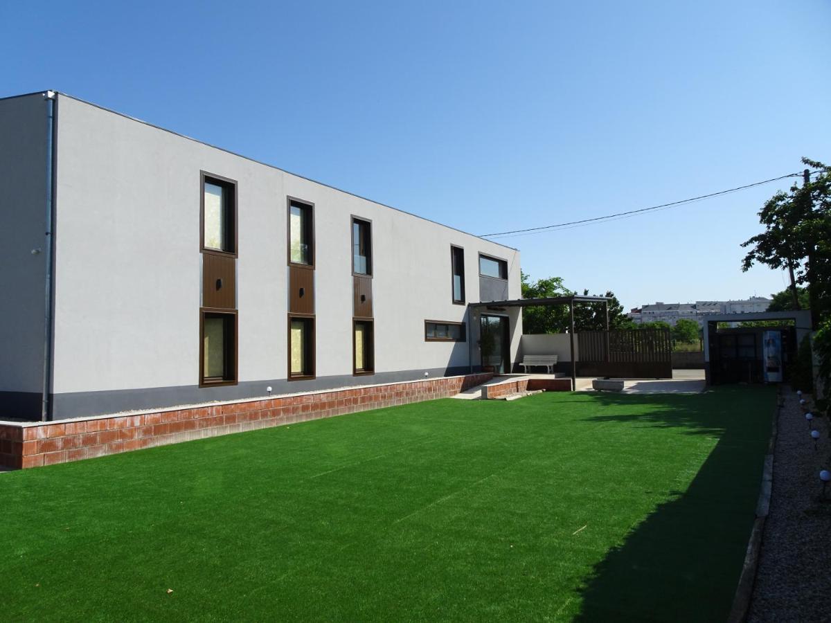Albergue Santiago 15 Monforte Monforte De Lemos Eksteriør billede